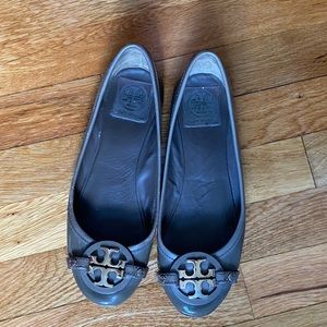 Khaki brown Tory burch flats size 7.5